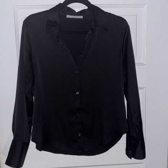 Abercrombie & Fitch Long-Sleeve Satin Button-Up Shirt - Picture 2 of 4